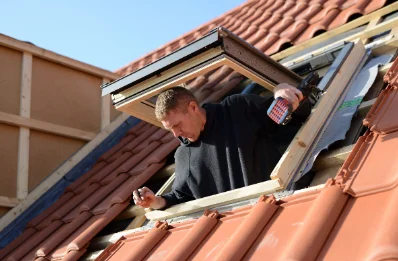 Pose de fenêtres de toit Velux à Montsérié
